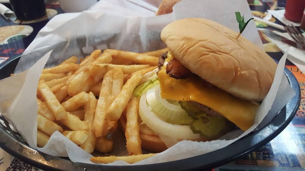 Hickory House Restaurant | restaurant | 1210 W Caddo St, Cleveland, OK 74020, USA | 9183583755 OR +1 918-358-3755