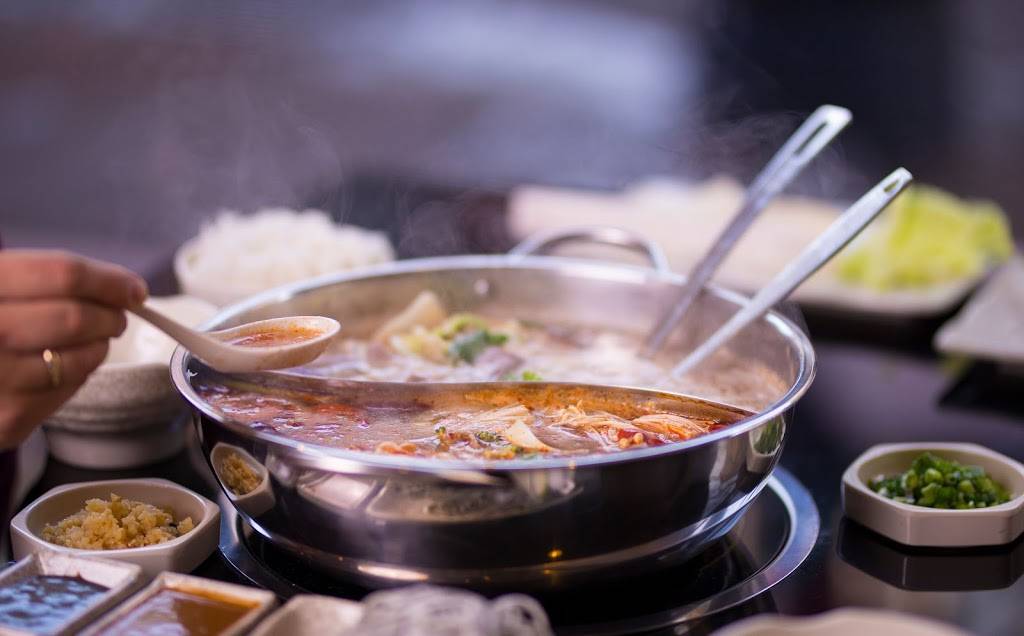 GRAND MONGOLIAN HOT POT | restaurant | 2904 N Broadway, Chicago, IL 60657, USA | 3128669555 OR +1 312-866-9555