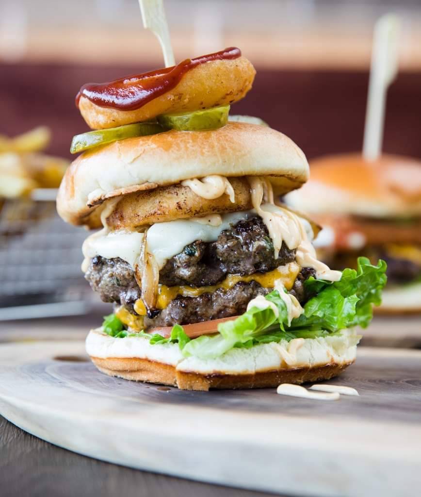Ozzys Burgers Vaughan | restaurant | 3175 Rutherford Rd Unit 32, Concord, ON L4K 5Y6, Canada | 9055977983 OR +1 905-597-7983