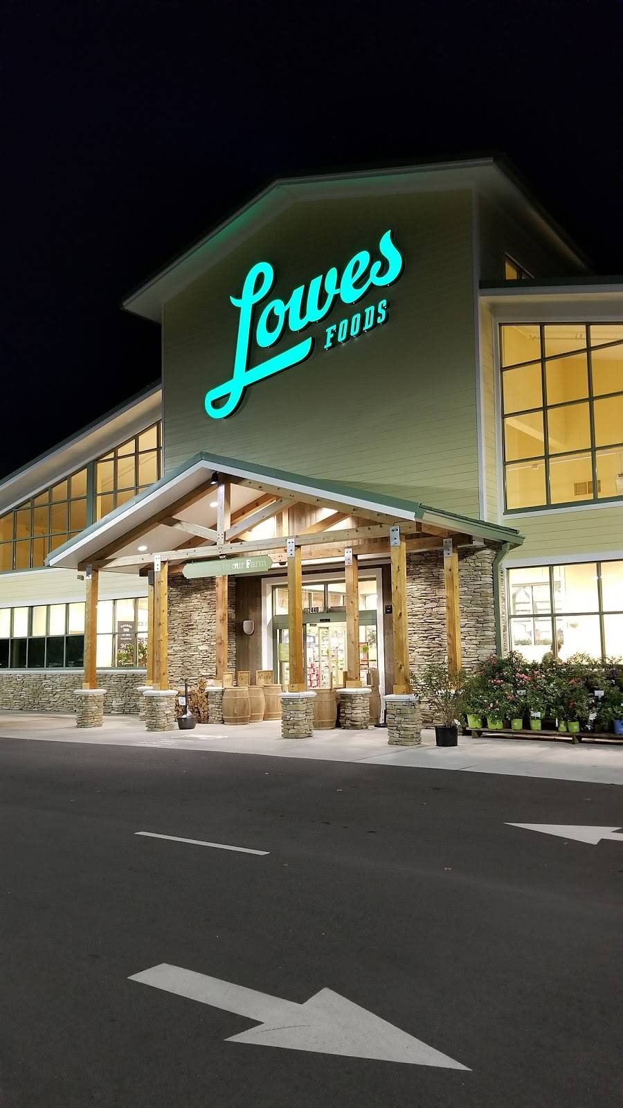 Lowes Foods of Lexington on Augusta Highway | bakery | 2440 Augusta Hwy, Lexington, SC 29072, USA | 8037856510 OR +1 803-785-6510