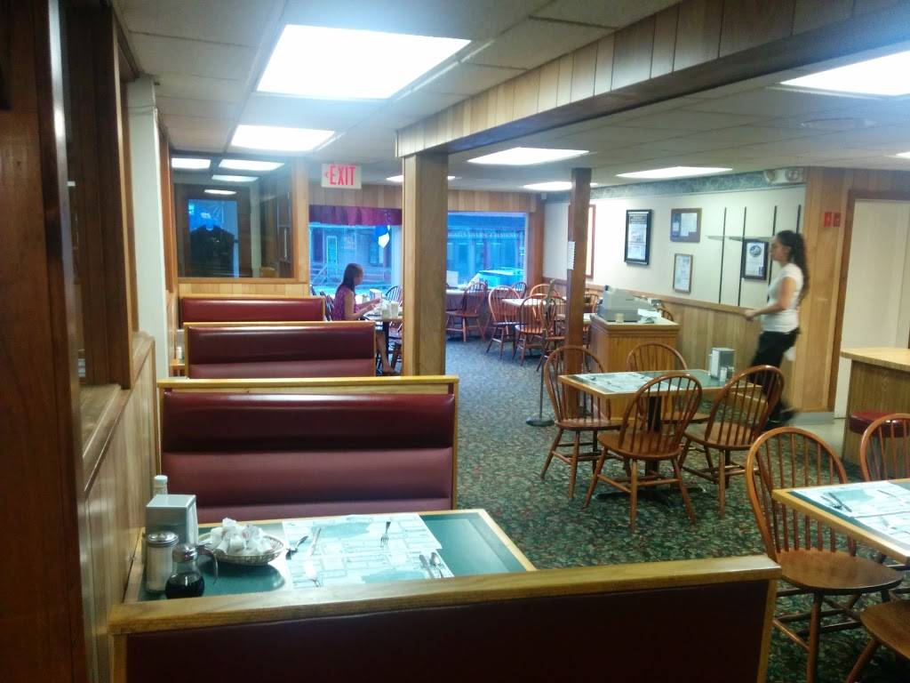 Pegs Restaurant | restaurant | 86 Main St, North Woodstock, NH 03262, USA | 6037452740 OR +1 603-745-2740