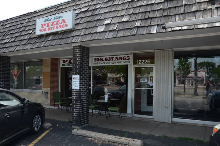 Mid Villa Pizza | meal delivery | 12226 S Harlem Ave, Palos Heights, IL 60463, USA | 7088275565 OR +1 708-827-5565