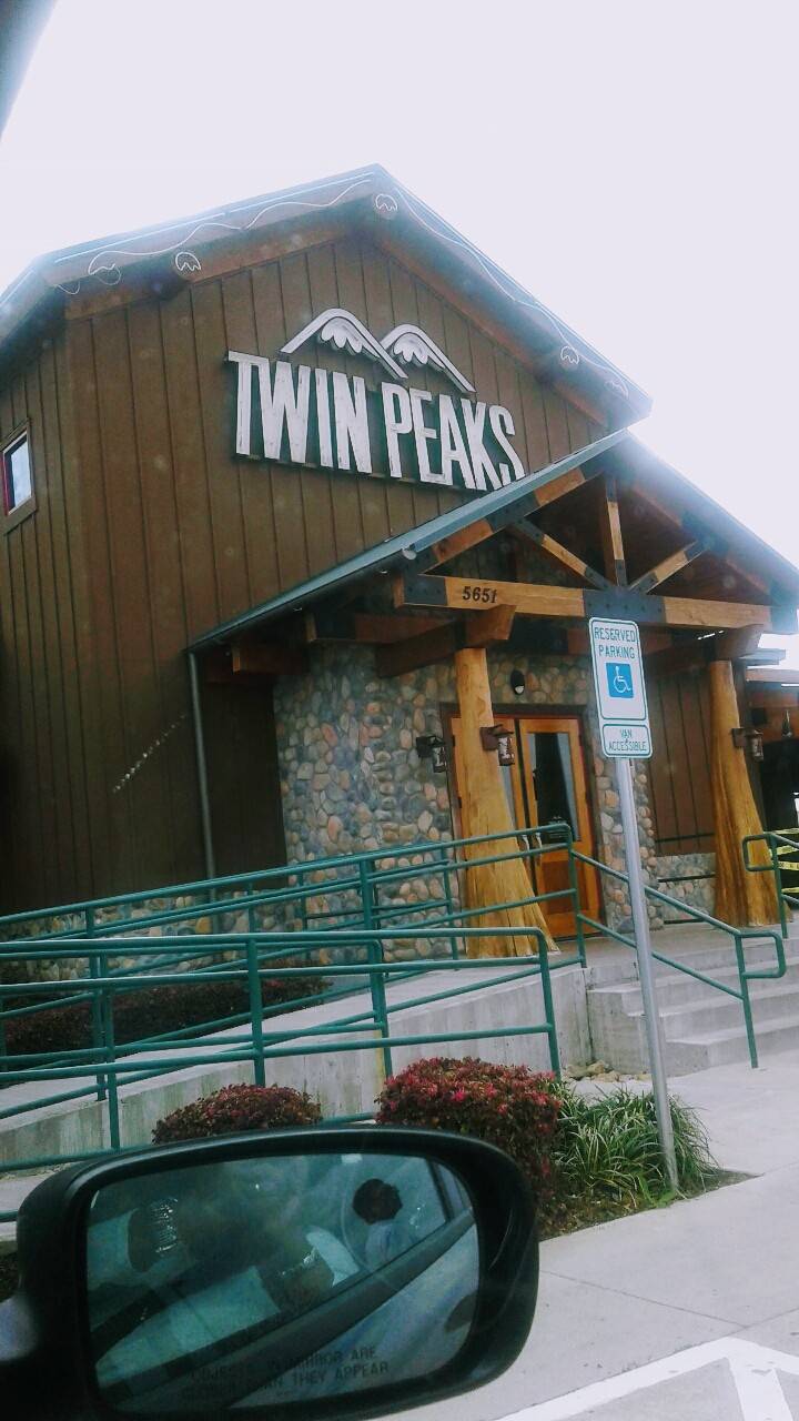 Twin Peaks South Fort Worth Restaurant 5651 Sw Loop 0 Fort Worth Tx Usa