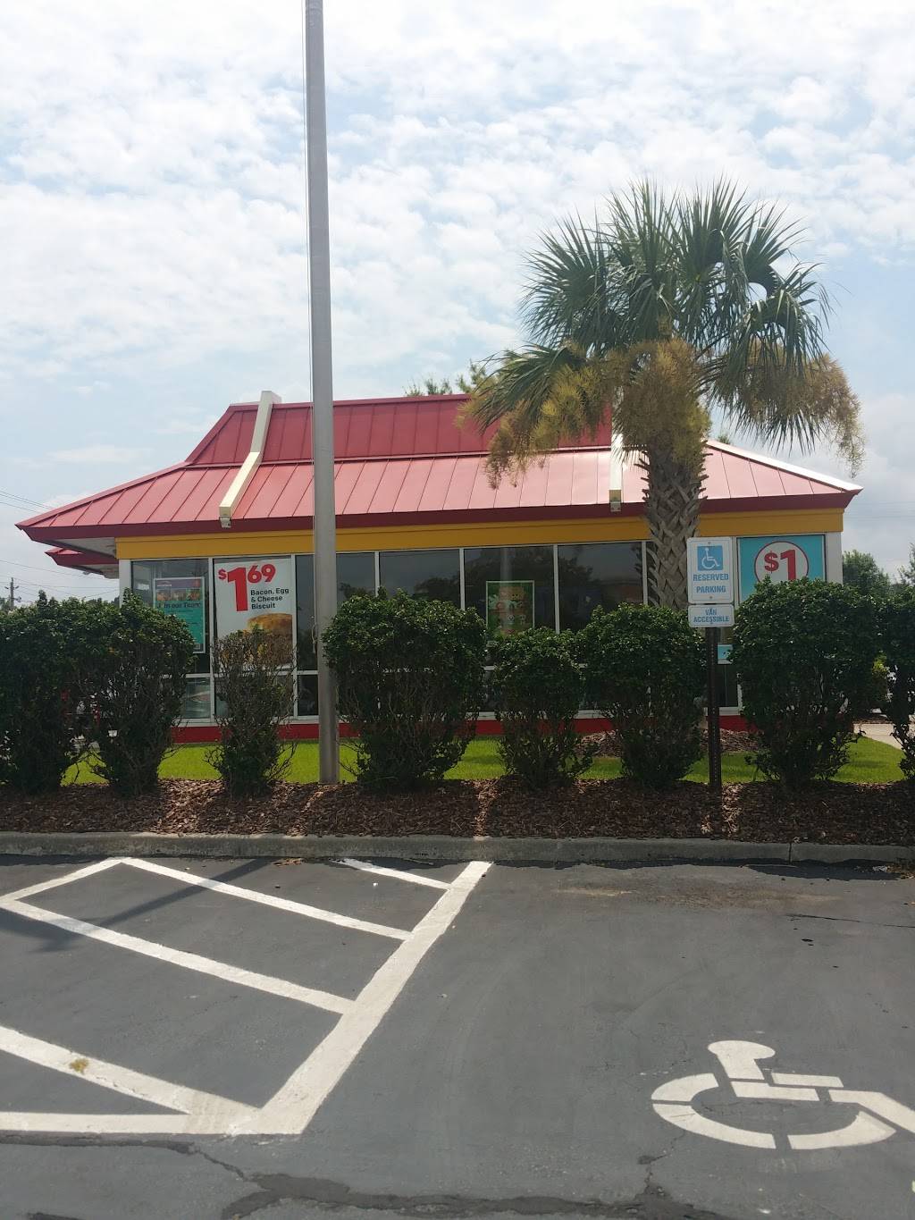 McDonalds | cafe | 1921 Neuse Blvd, New Bern, NC 28560, USA | 2526333320 OR +1 252-633-3320
