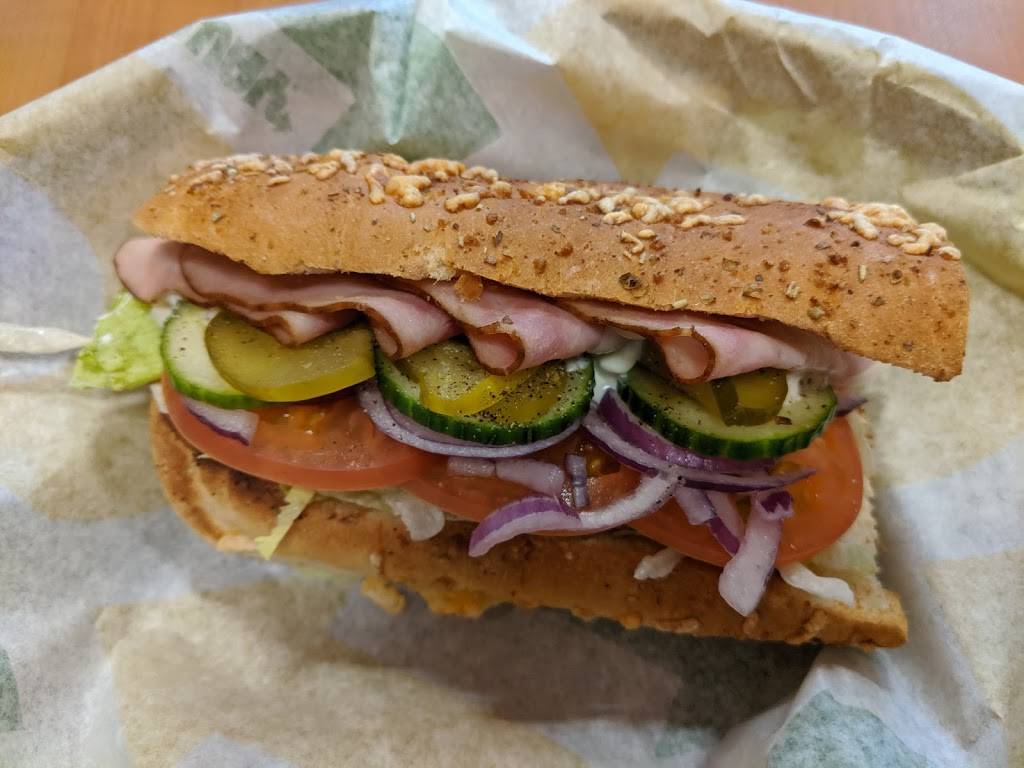 Subway - Restaurant | 11860 Yonge St Unit 1, Richmond Hill, ON L4E 4Y2 ...