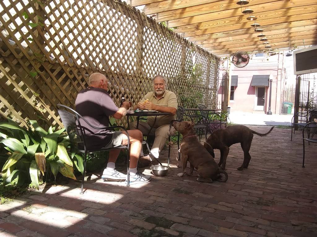 The Maple Room | restaurant | 2219 Carey St, Slidell, LA 70458, USA | 9852885440 OR +1 985-288-5440