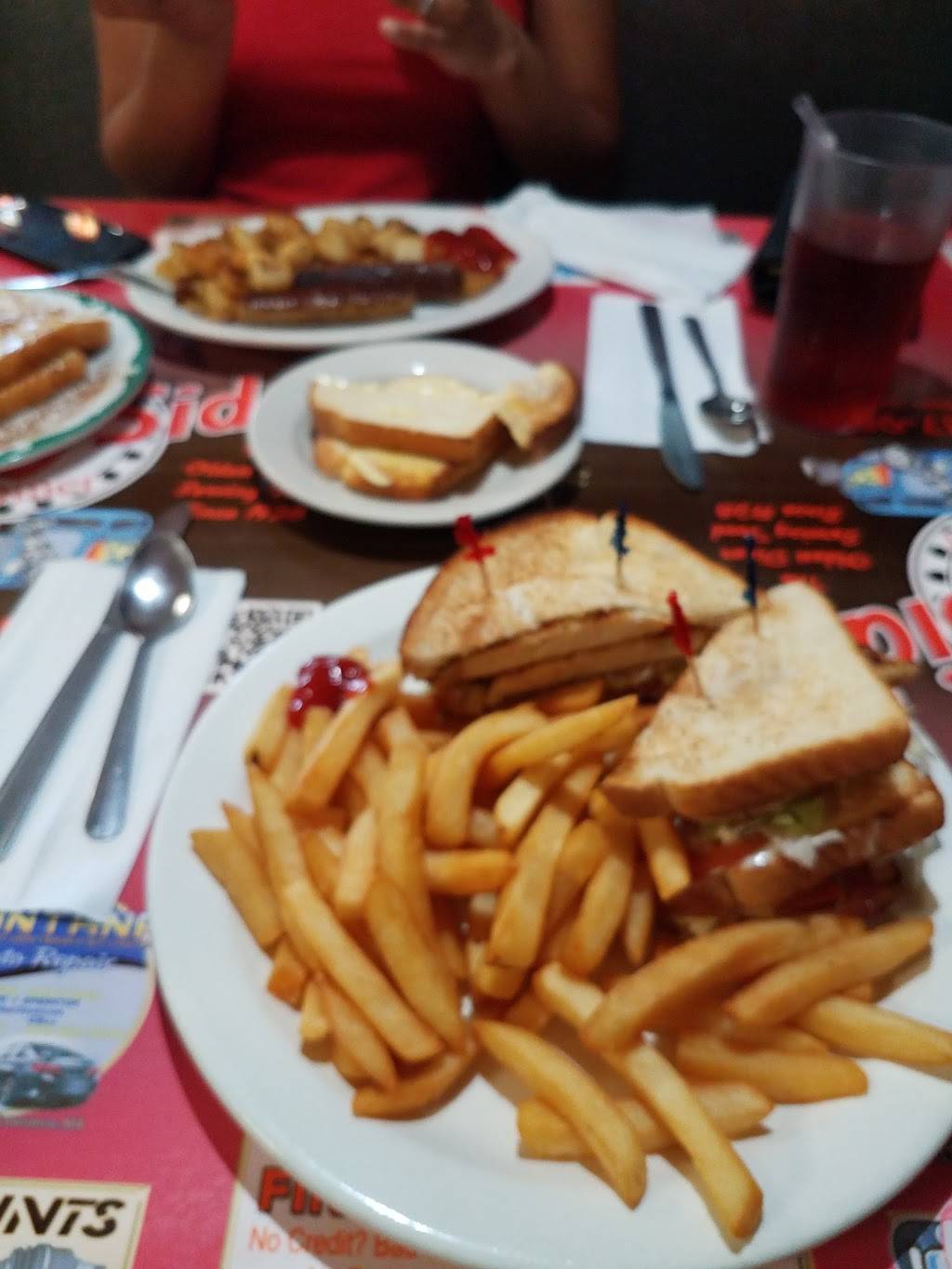 Sunnyside Diner | restaurant | 639 Broadway, Lawrence, MA 01841, USA | 9786879057 OR +1 978-687-9057