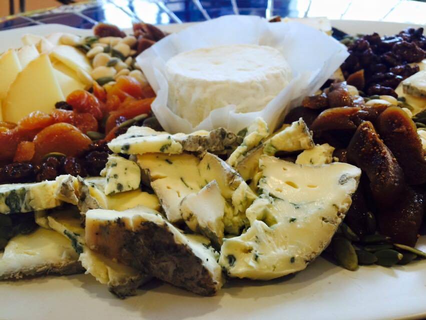 Chester River Wine & Cheese Co. | restaurant | 117 S Cross St, Chestertown, MD 21620, USA | 4432820220 OR +1 443-282-0220