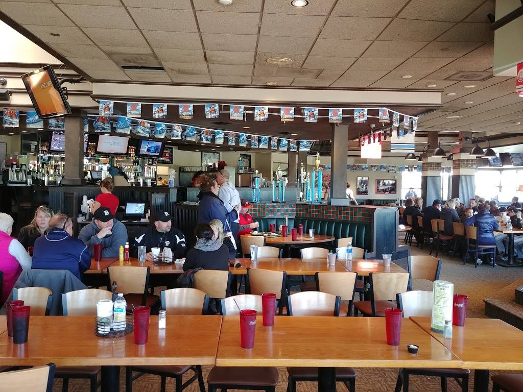 Kickers All Star Grill | restaurant | 46555 Michigan Ave, Canton, MI 48188, USA | 7344821600 OR +1 734-482-1600