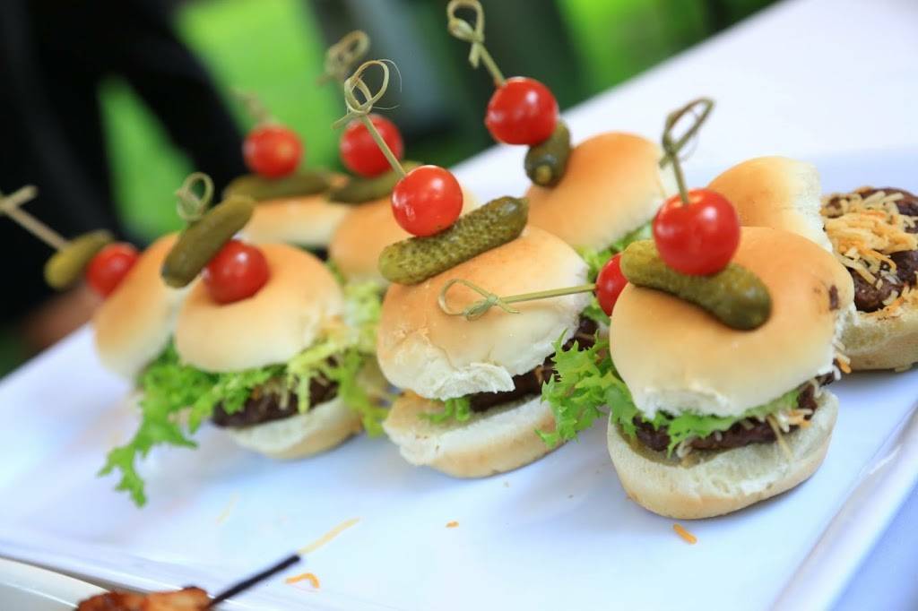 Fraïche Traiteur Urbain | meal delivery | 2221 Boulevard des Récollets, Trois-Rivières, QC G8Z 3X6, Canada | 8193723000 OR +1 819-372-3000