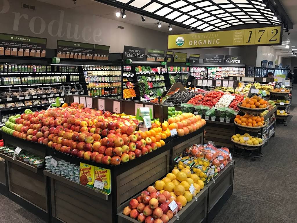 Lunds & Byerlys Navarre | 3333 Shoreline Dr, Wayzata, MN 55391, USA