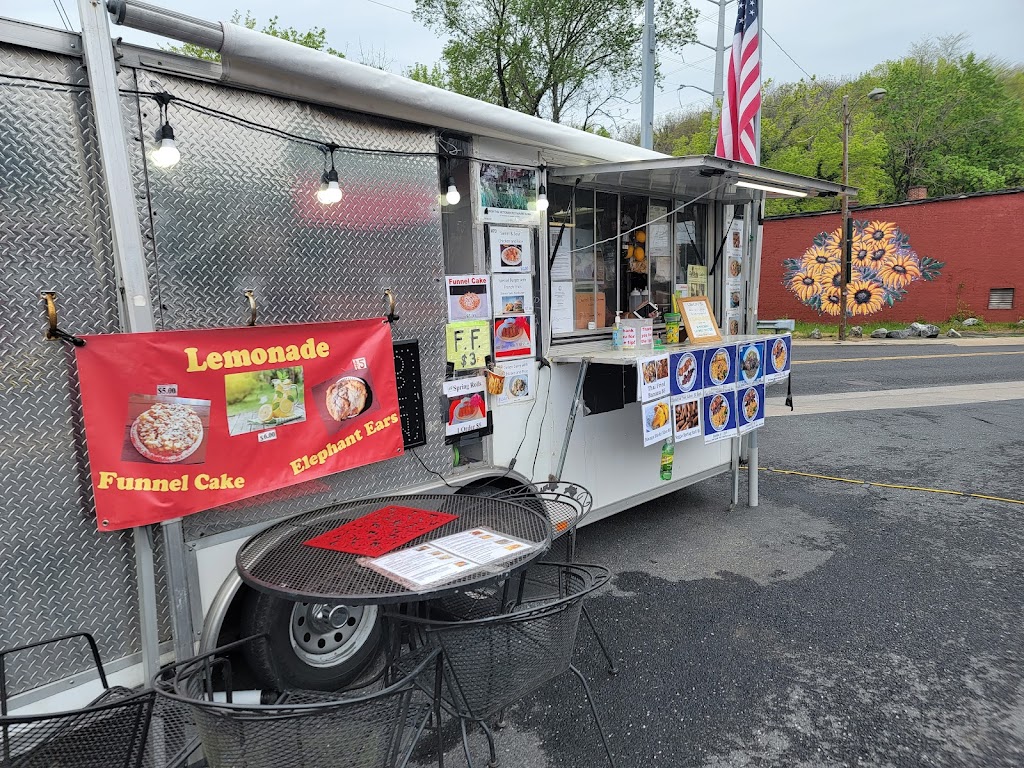 Ubon Victorian Thai Food Truck 215 Greenville Ave Staunton VA 24401   21d20185a0f48861b99d6c611bba9c8e  United States Virginia Staunton Ubon Victorian Thai Food Truck 540 886 4141htm 