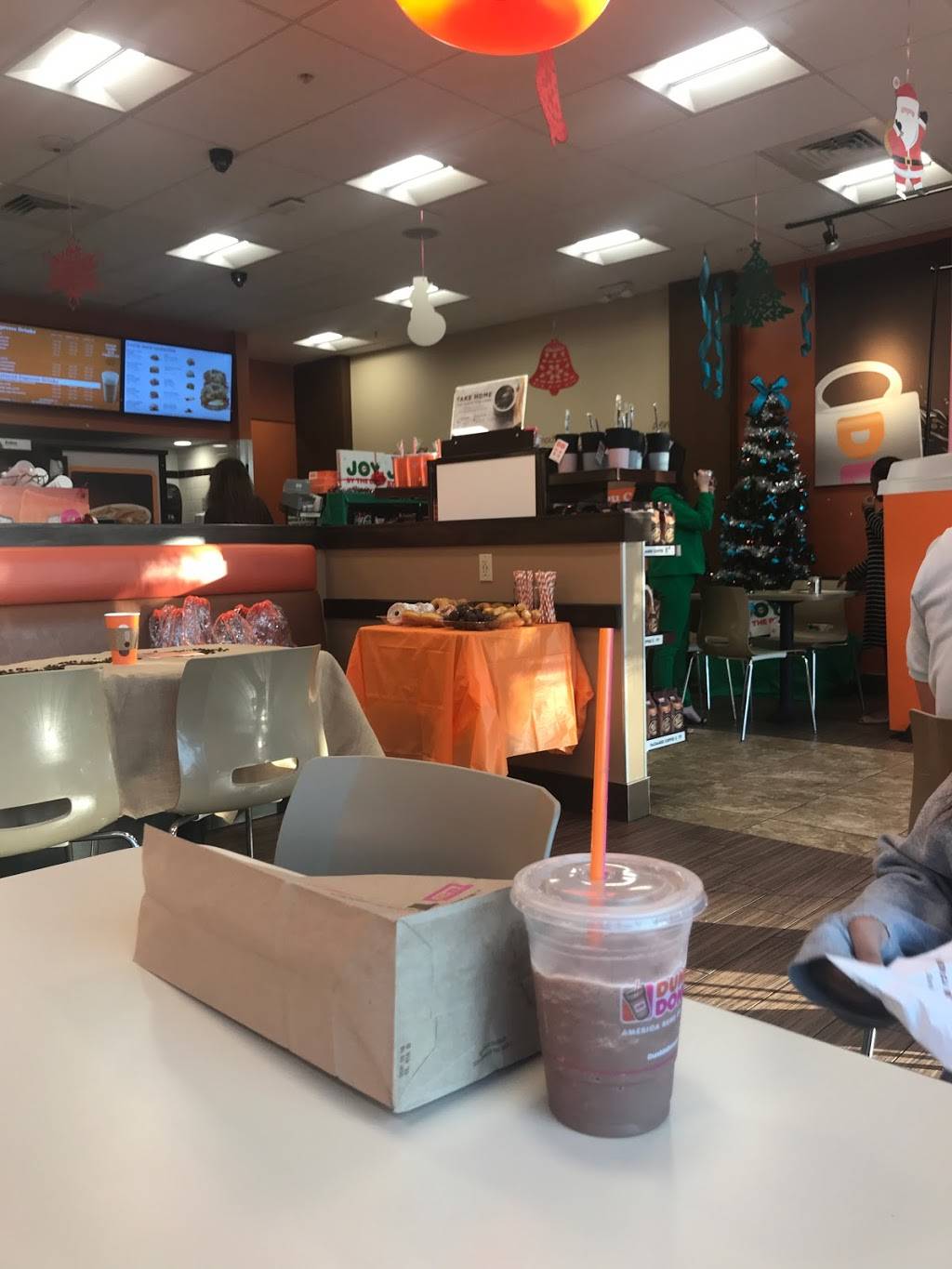 Dunkin | bakery | 13180 Livingston Rd, Naples, FL 34109, USA | 2394315625 OR +1 239-431-5625