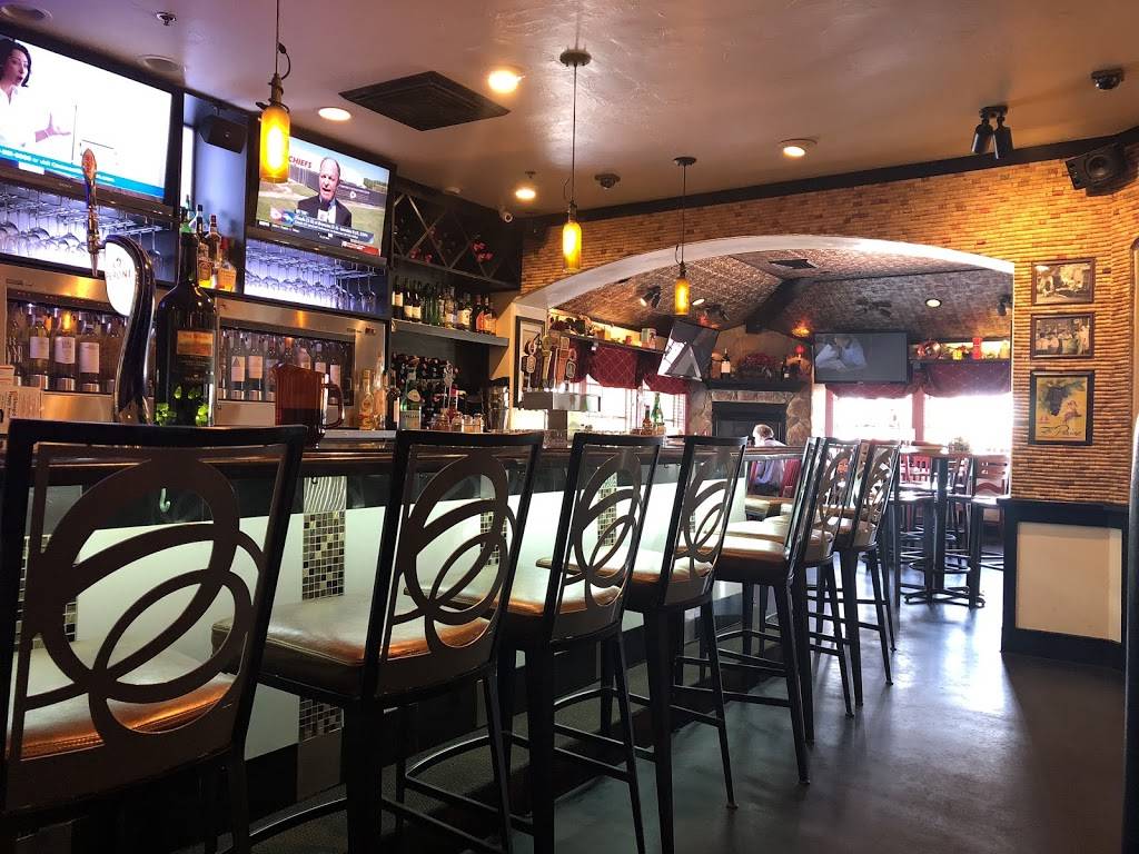 Virgilios Pizzeria & Wine Bar | restaurant | 10025 W San Juan Way, Littleton, CO 80127, USA | 3039721011 OR +1 303-972-1011