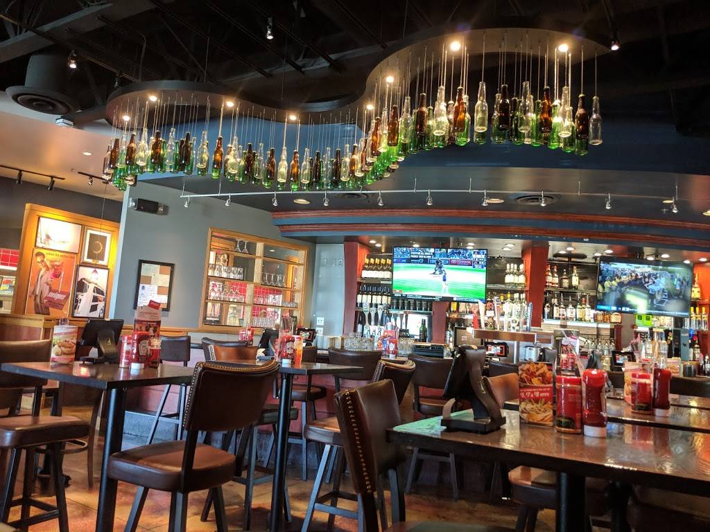 Red Robin Gourmet Burgers and Brews | restaurant | 2430 Humes Rd, Janesville, WI 53546, USA | 6083141344 OR +1 608-314-1344