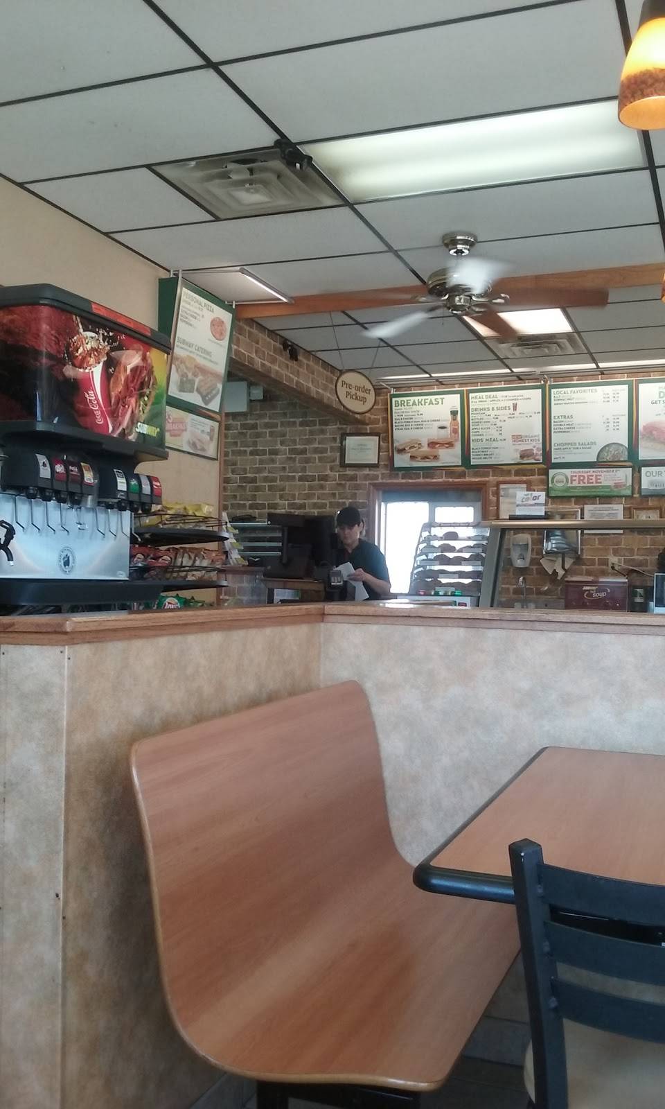 Subway | restaurant | 800 S Magnolia St, Woodville, TX 75979, USA | 4092832396 OR +1 409-283-2396