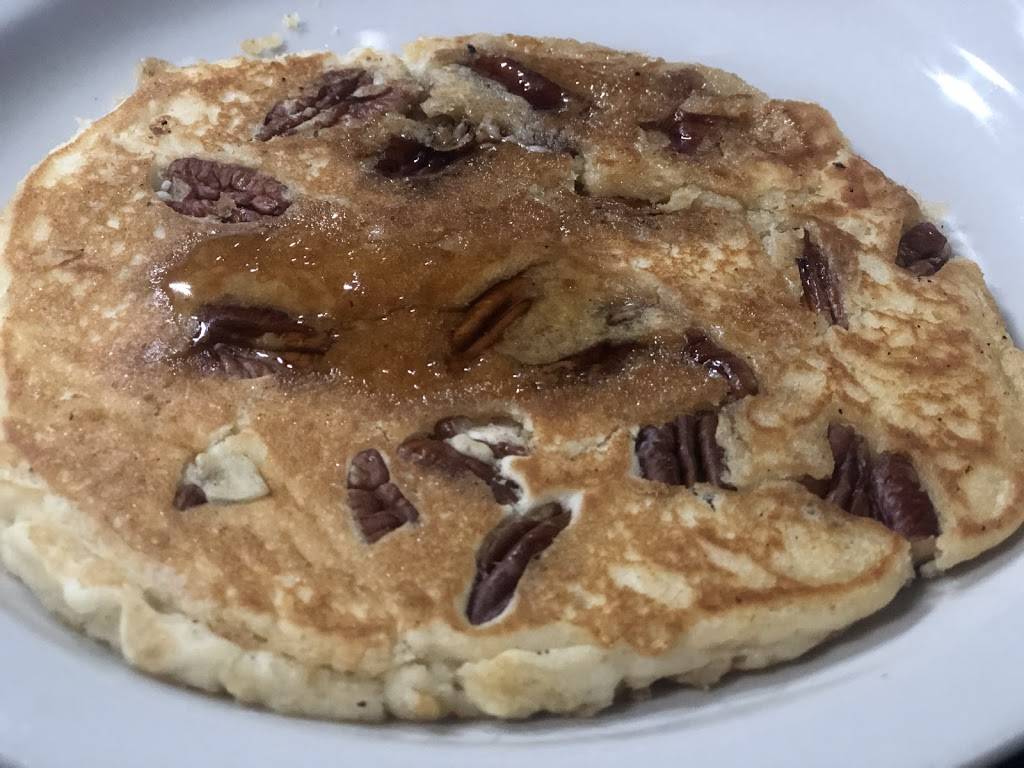 On Main Southern Eatery & Venue | restaurant | 139 S Main St, Warrenton, NC 27589, USA | 2528790059 OR +1 252-879-0059