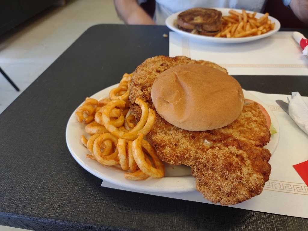 Ma Vics Corner Cafe | restaurant | 122 N Main Street USA, Marceline, MO 64658, USA | 6603763773 OR +1 660-376-3773