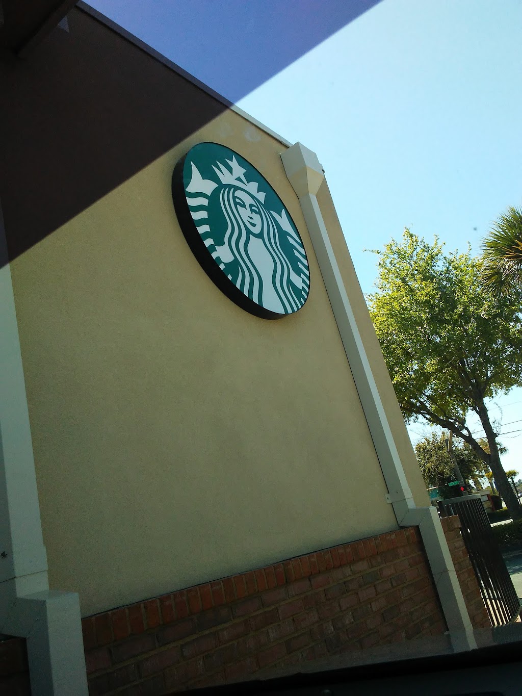 Starbucks | cafe | 95 Eglin Pkwy NE, Fort Walton Beach, FL 32548, USA | 8502432107 OR +1 850-243-2107