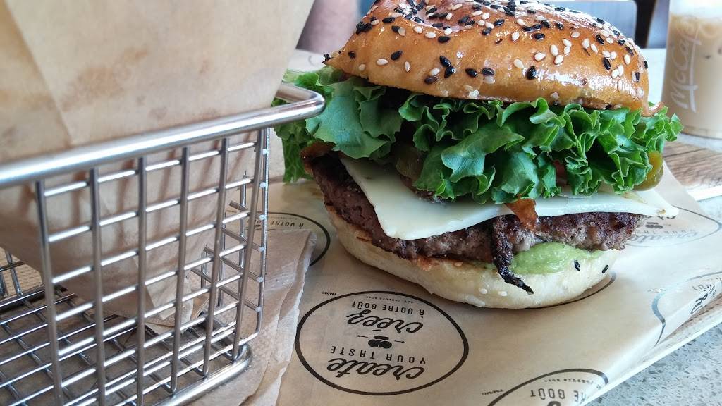 McDonalds | cafe | 321 Boulevard de la Marine, Varennes, QC J3X 1Z4, Canada | 4509290186 OR +1 450-929-0186