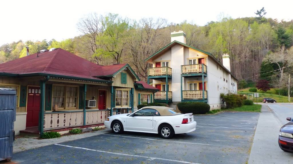 Hofbrau Riverfront Hotel | restaurant | 8949 N Main St, Helen, GA 30565, USA | 7068782184 OR +1 706-878-2184