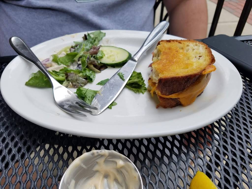 J K ODonnells | restaurant | 121 W Wayne St, Fort Wayne, IN 46802, USA | 2604205563 OR +1 260-420-5563
