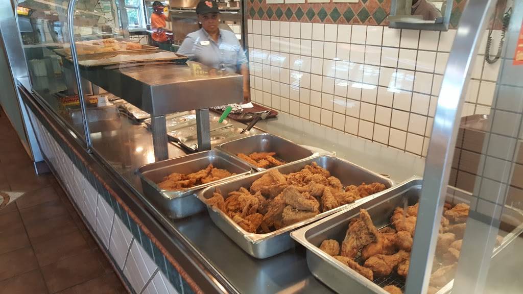 Bojangles Famous Chicken n Biscuits | restaurant | 811 W Grantham St, Goldsboro, NC 27530, USA | 9195839808 OR +1 919-583-9808