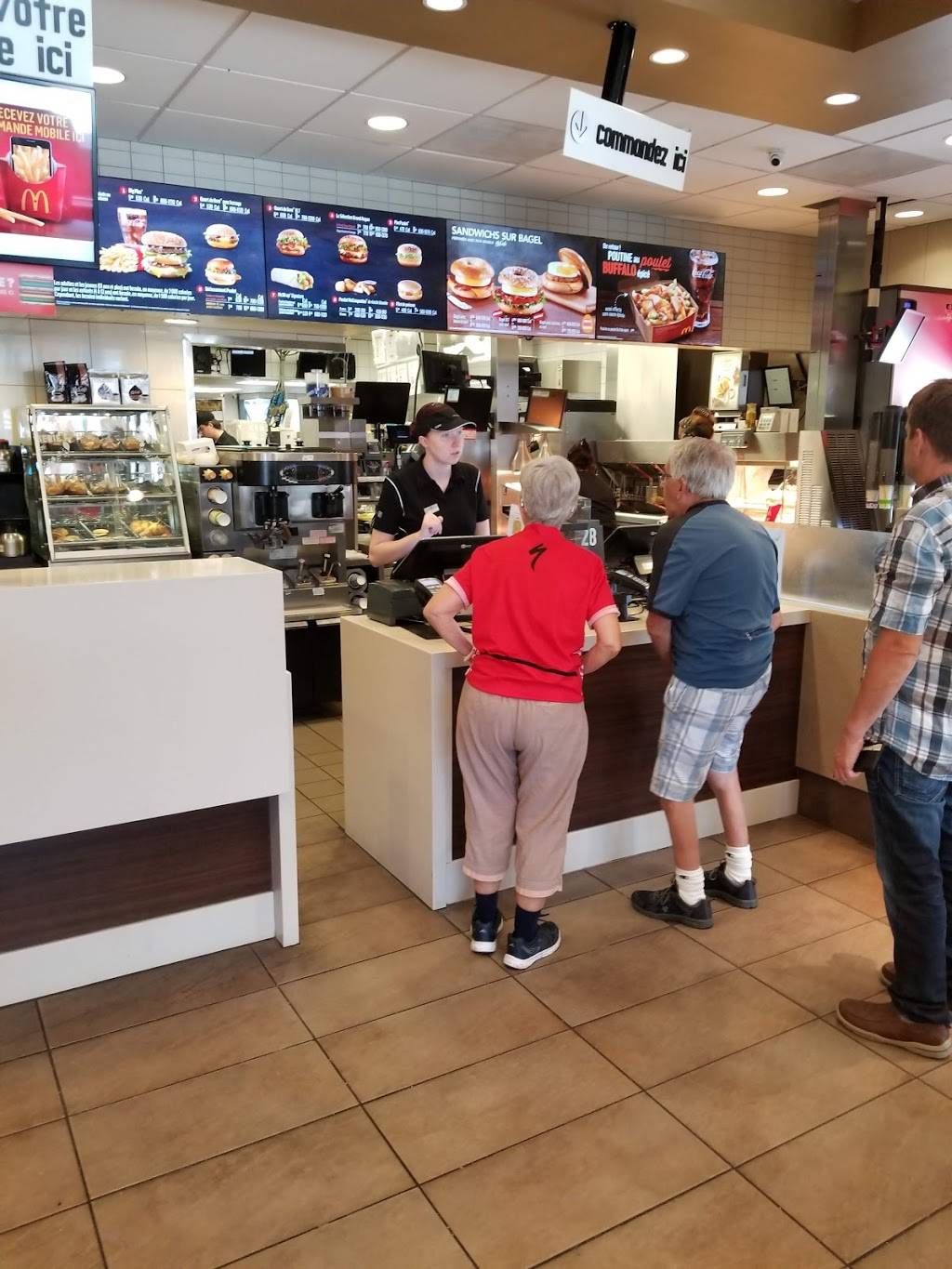 McDonalds | cafe | 110 Rue Queen, Lennoxville, QC J1M 1J6, Canada | 8195635828 OR +1 819-563-5828