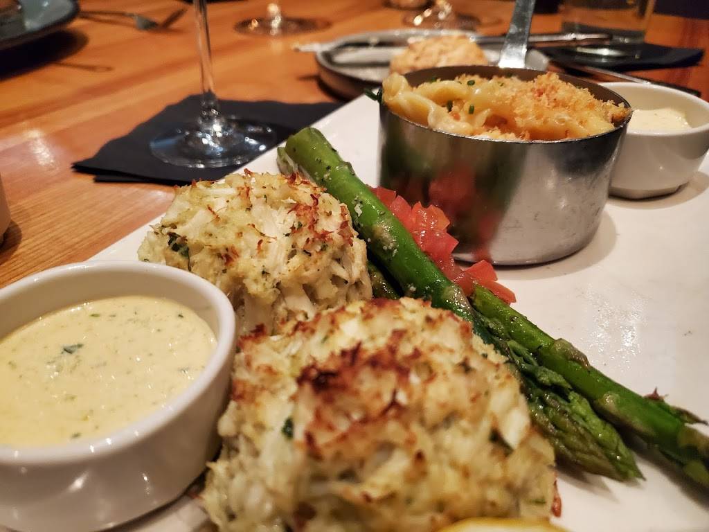 Bristol Seafood + Steak + Social | night club | 51 E 14th St, Kansas City, MO 64106, USA | 8164486007 OR +1 816-448-6007