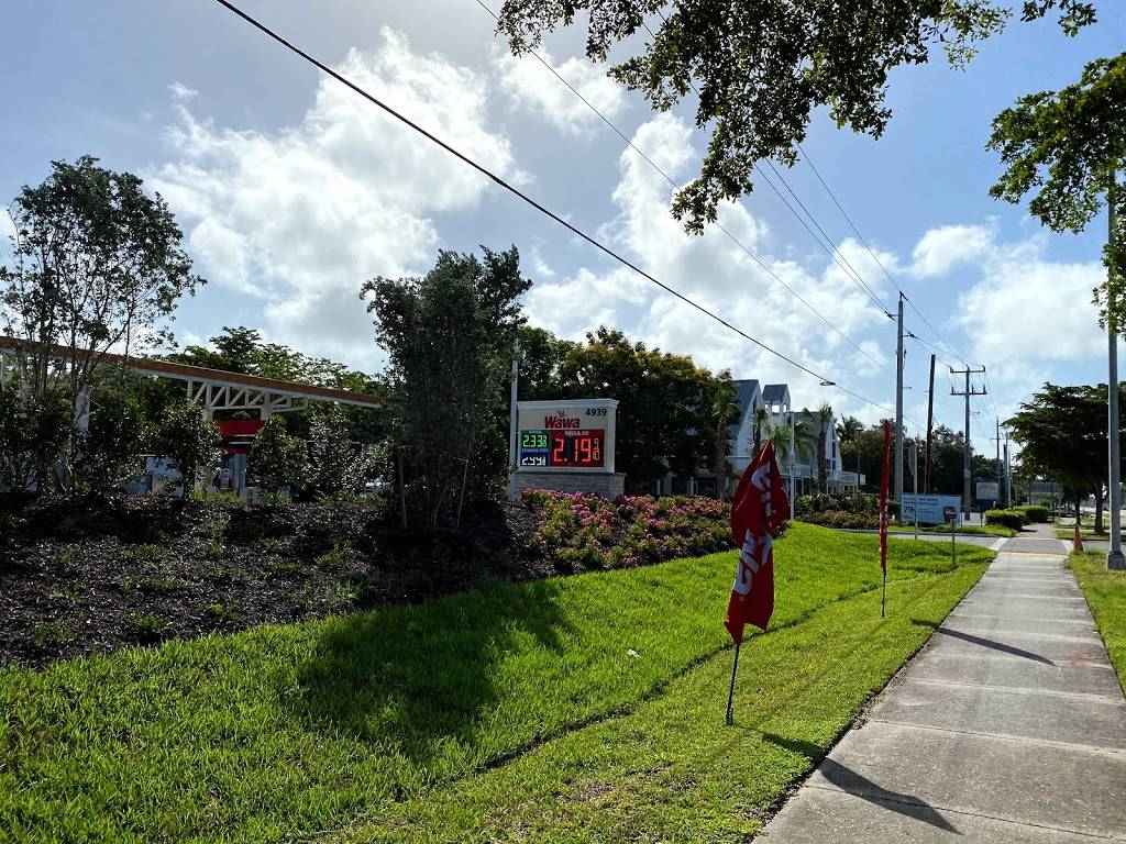 Wawa | cafe | 4939 Tamiami Trail E, Naples, FL 34113, USA | 2392061127 OR +1 239-206-1127