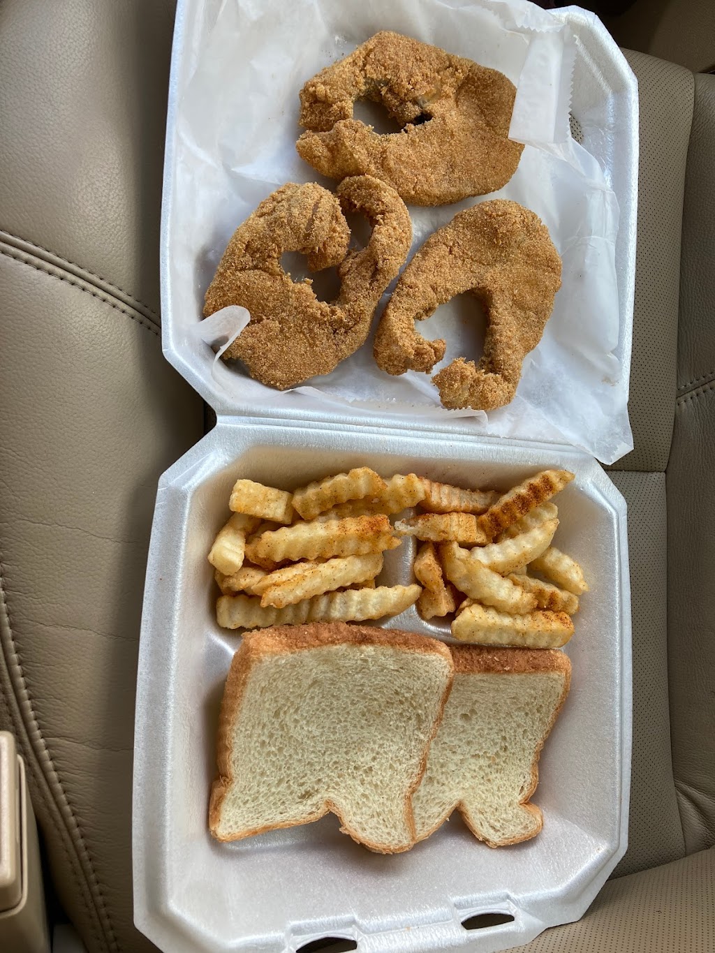The Cajun Fried House | restaurant | 3007 S Olive St, Pine Bluff, AR 71603, USA | 8705368958 OR +1 870-536-8958