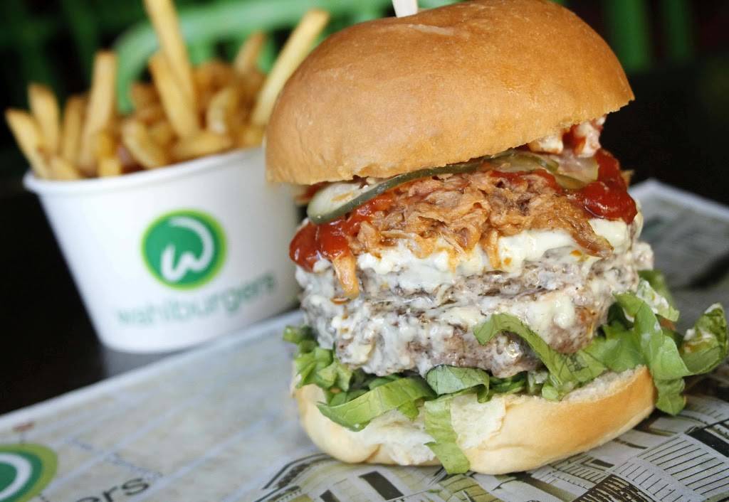 Wahlburgers | restaurant | 5065 Main St, Trumbull, CT 06611, USA | 2033715386 OR +1 203-371-5386