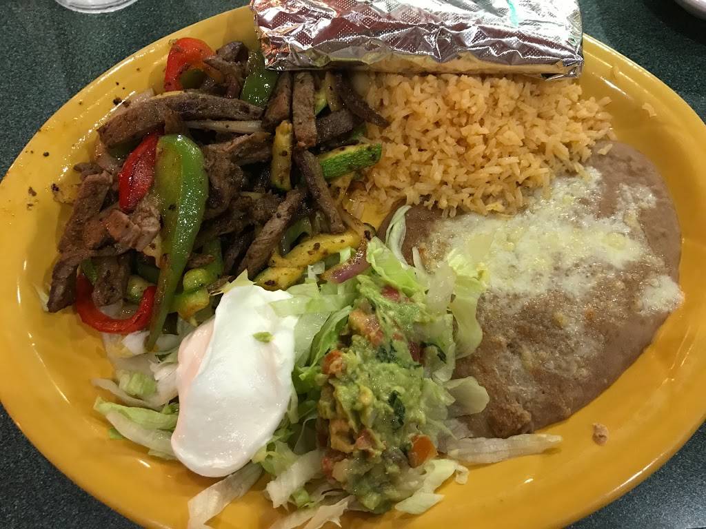 Salsa and Beers | restaurant | 231 Skyland Shopping Center, Spring Lake, NC 28390, USA | 9104368141 OR +1 910-436-8141