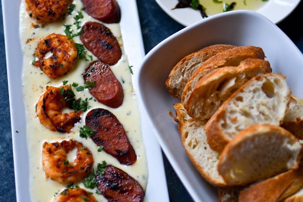 Més Que | restaurant | 1420 Hertel Ave, Buffalo, NY 14216, USA | 7168368800 OR +1 716-836-8800