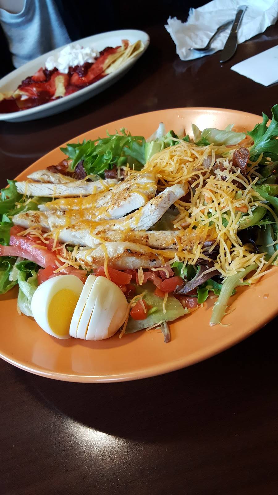 Village Inn | bakery | 533 E Elm St, Republic, MO 65738, USA | 4176472200 OR +1 417-647-2200