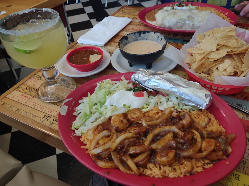 El Dorado Springs Mexican Restaurant and Cantina | restaurant | 200 N Main St, El Dorado Springs, MO 64744, USA | 4172966740 OR +1 417-296-6740