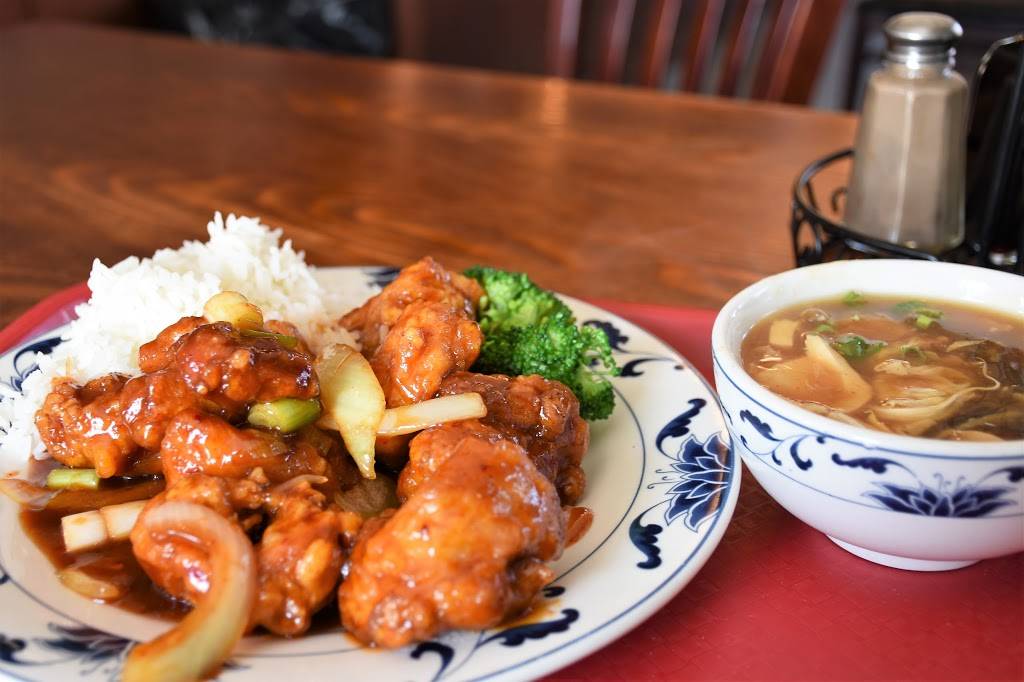 Wok N Roll Chinese Cafe | meal delivery | 1371 Beverly Rd, McLean, VA 22101, USA | 7035568811 OR +1 703-556-8811