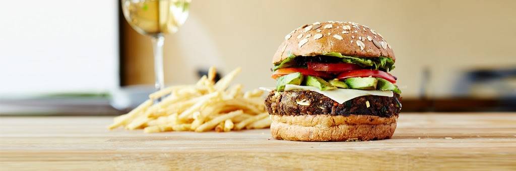 Liberty Burger | restaurant | 5181 Keller Springs Rd, Dallas, TX 75248, USA | 2149547223 OR +1 214-954-7223