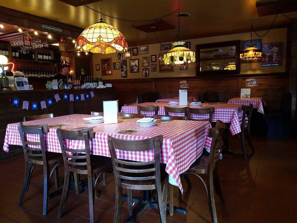 Danellis Pizzeria & Italian Restaurant | restaurant | 228 E Washington St, Oswego, IL 60543, USA | 6305542990 OR +1 630-554-2990