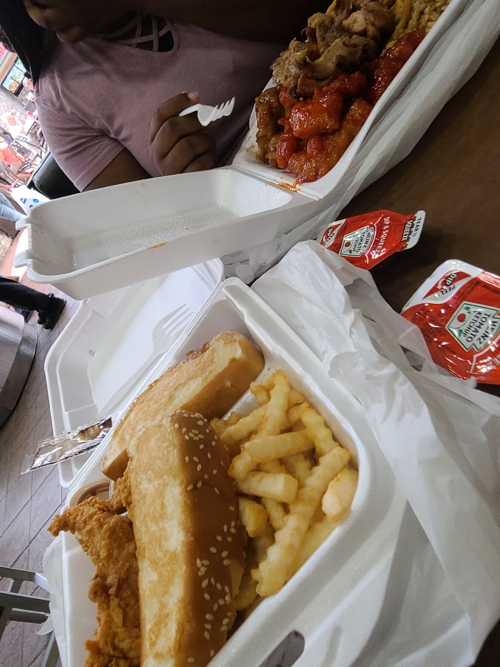 Raising Canes Chicken Fingers | meal takeaway | 4700 Millhaven Rd52 Suite 1052, Monroe, LA 71203, USA | 3183615181 OR +1 318-361-5181