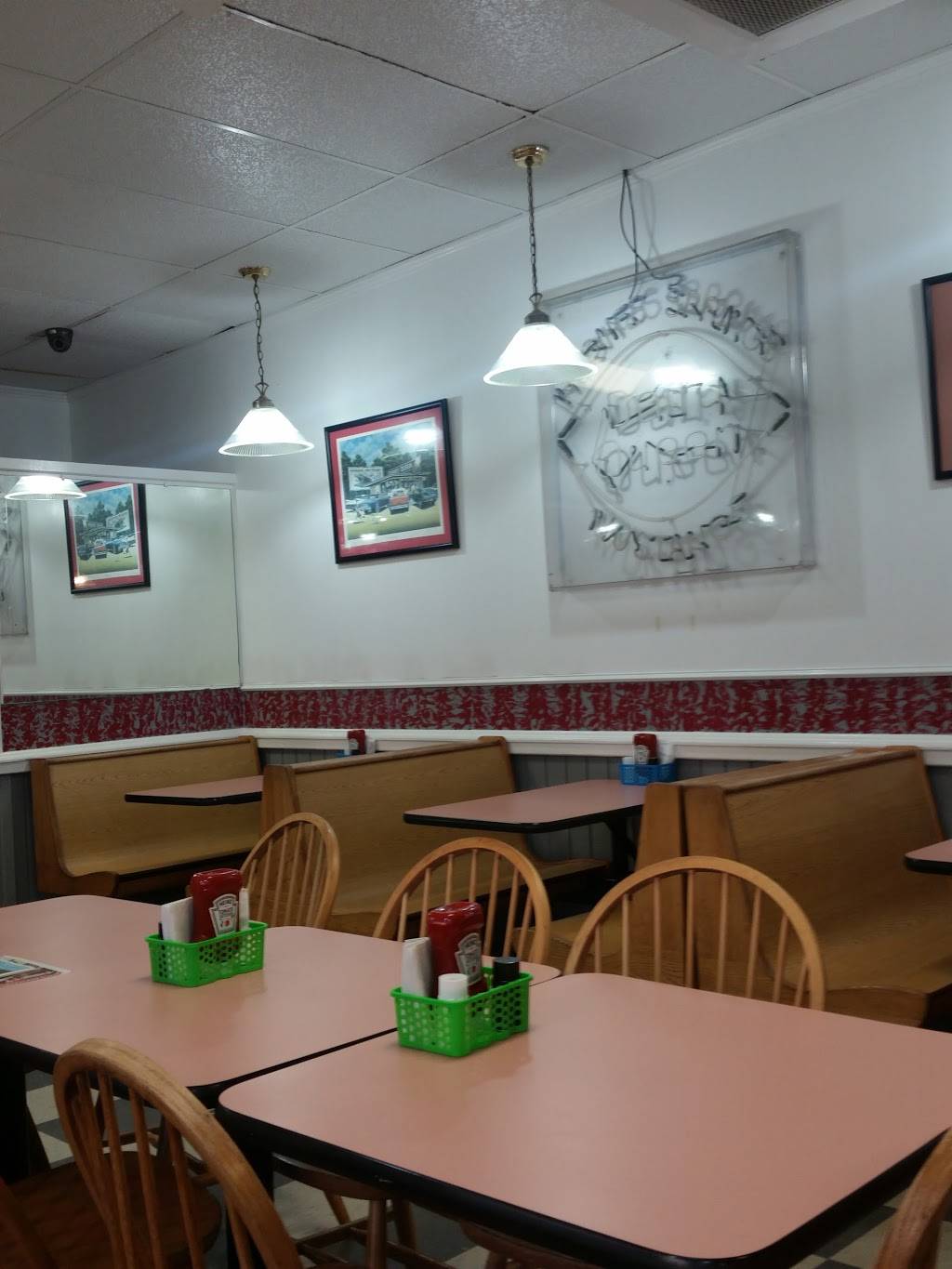 Dairy Queen | restaurant | Hwy 11 & Main St, Hughes Springs, TX 75656, USA | 9036392530 OR +1 903-639-2530