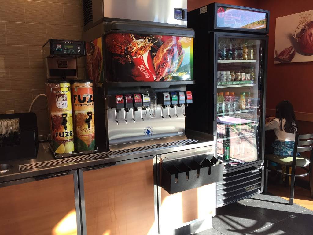 Subway | restaurant | 6733 N Riverside Dr, Fresno, CA 93722, USA | 5592772015 OR +1 559-277-2015