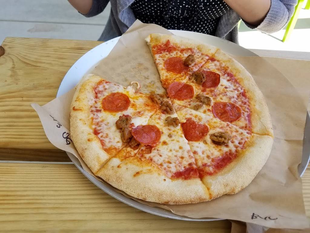 Urban Bricks Pizza Co | restaurant | 8000 Pat Booker Rd #100, Live Oak, TX 78233, USA | 2109670001 OR +1 210-967-0001