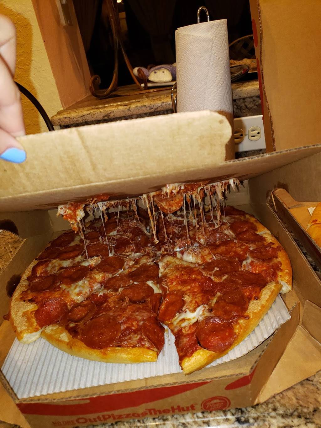 Pizza Hut | meal takeaway | 12695 Tamiami Trail E, Naples, FL 34113, USA | 2397329005 OR +1 239-732-9005