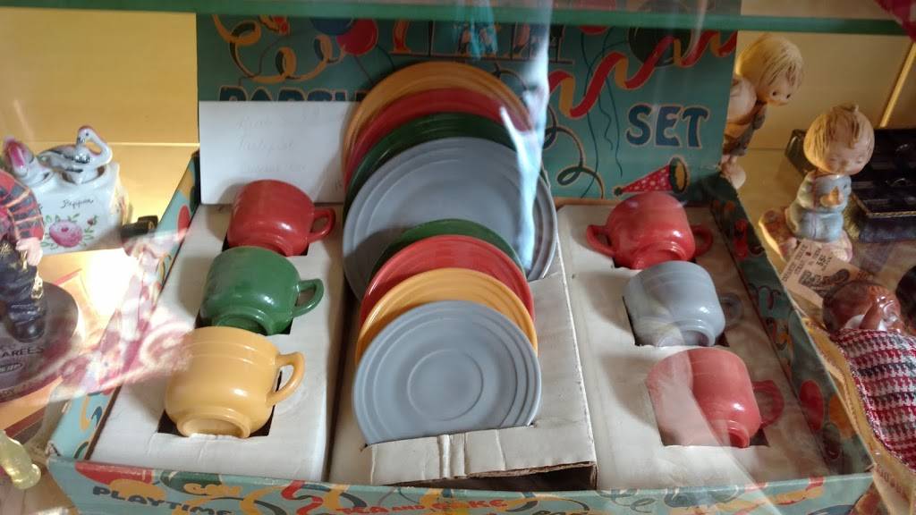Nostalgia Antiques | restaurant | 200 N Mason St, Bowie, TX 76230, USA | 9408726272 OR +1 940-872-6272