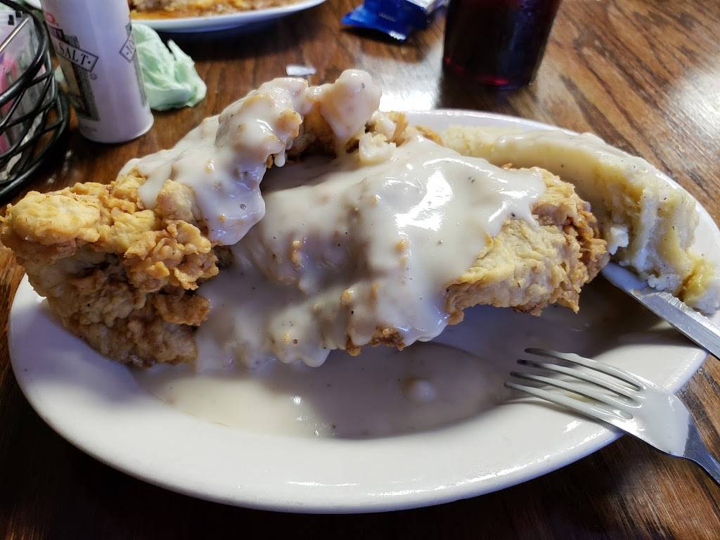 South Texas Hole in the Wall | restaurant | 200 E Yoakum Ave, Kingsville, TX 78363, USA | 3614444055 OR +1 361-444-4055