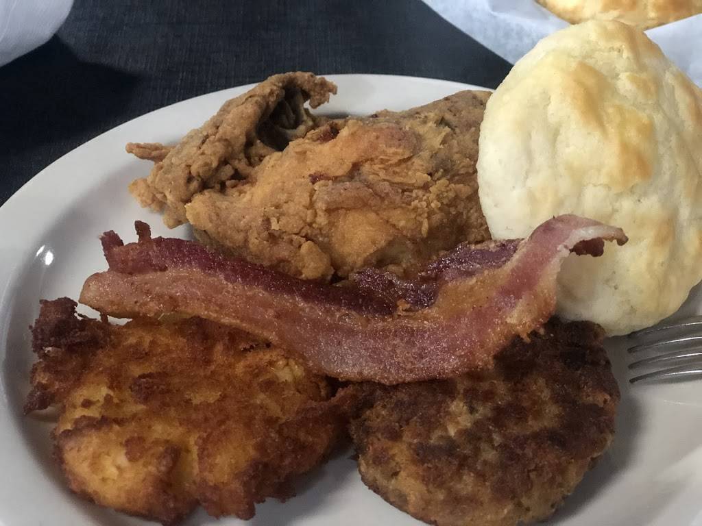On Main Southern Eatery & Venue | restaurant | 139 S Main St, Warrenton, NC 27589, USA | 2528790059 OR +1 252-879-0059