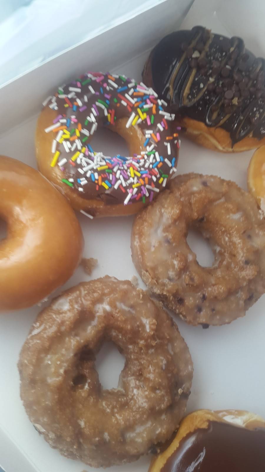 Krispy Kreme | bakery | 4198 Hacks Cross Rd, Memphis, TN 38125, USA | 9017370418 OR +1 901-737-0418
