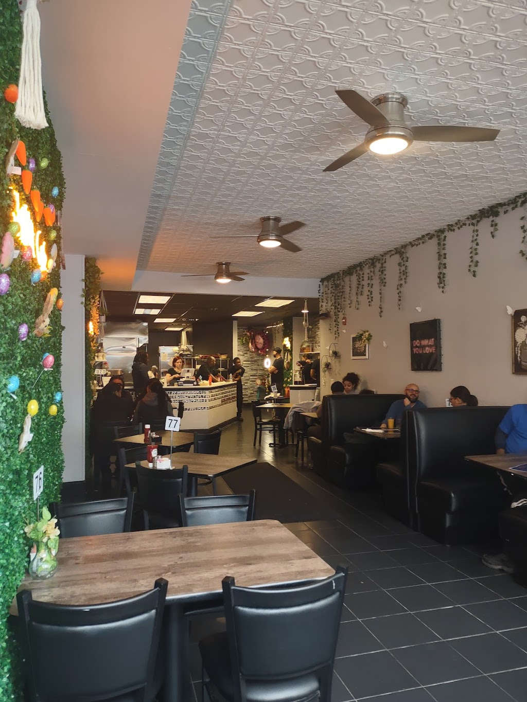 Skil-Lit Cafe | restaurant | 113 S Warren St, Trenton, NJ 08608, USA | 6093967775 OR +1 609-396-7775