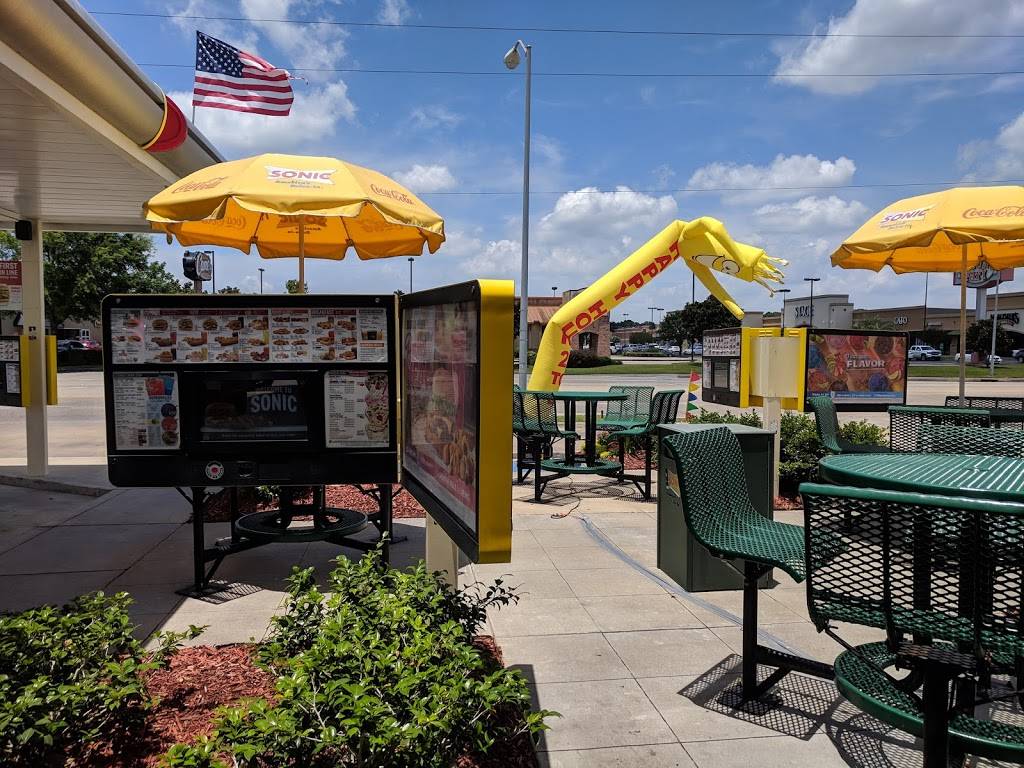 Sonic Drive-In | restaurant | 2511 Kaliste Saloom Rd, Lafayette, LA 70508, USA | 3379843557 OR +1 337-984-3557